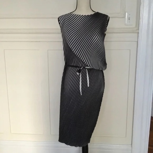 Issy Miyake Runway Balck & Wite dress. - Picture 2 of 3